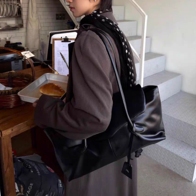 Bolsos de hombro tipo hobo de  - Leatherwork Designs reseña y precio